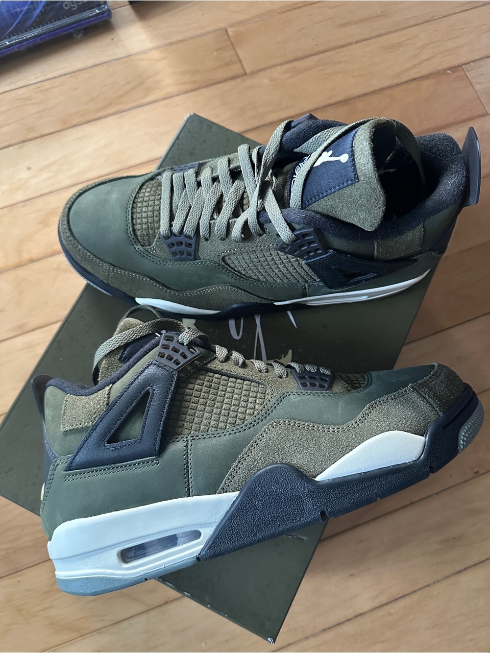 Nike Air Jordan 4 Retro SE Craft Sneaker (Medium Olive/Pale Vanilla)